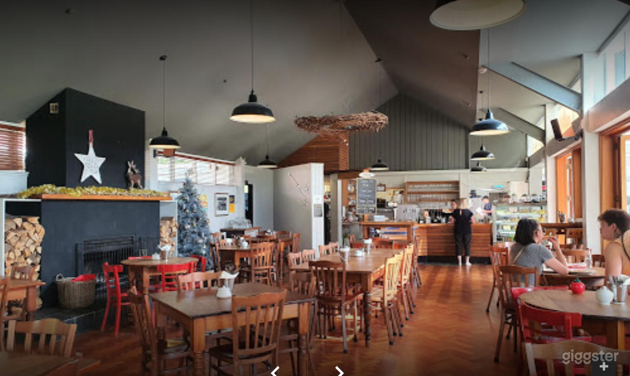 Indoor/Outdoor Café with Spectacular views of Wellington Photo 2