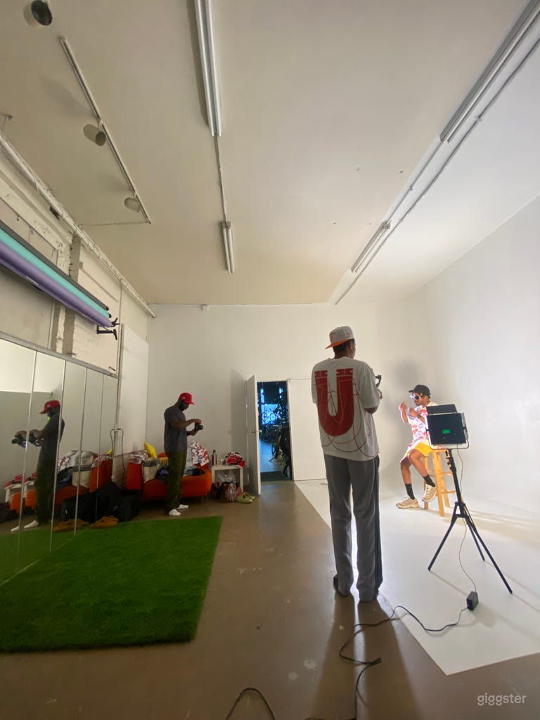  Photo & video studio production space 