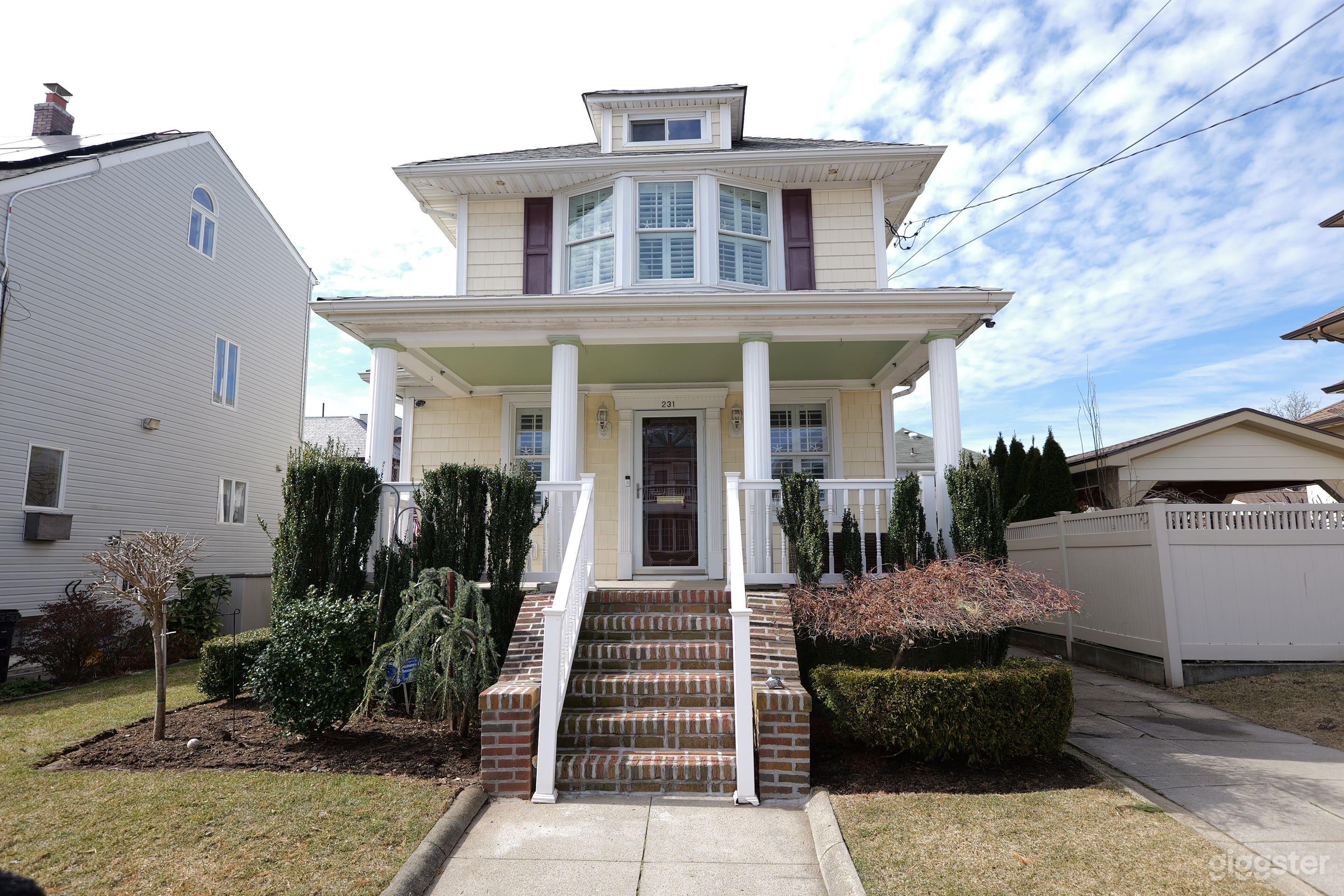 Comfortable Family House Photo 1