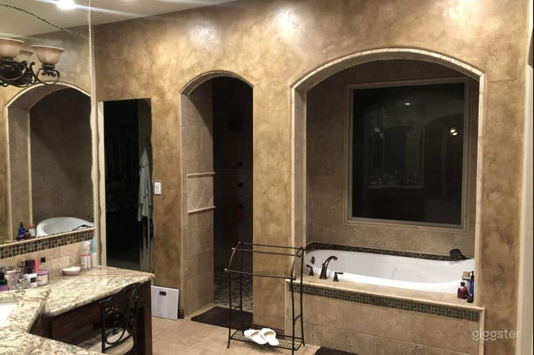  Master bath 