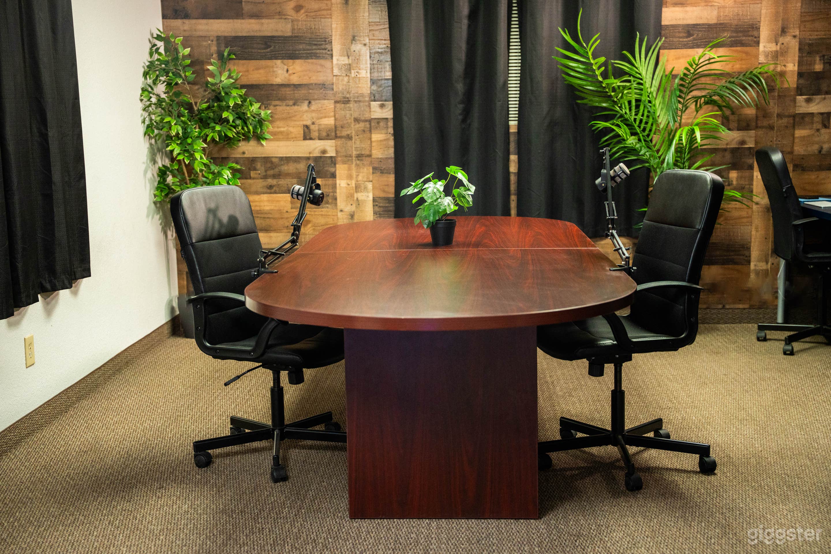 Corporate Podcast Studio Photo 4