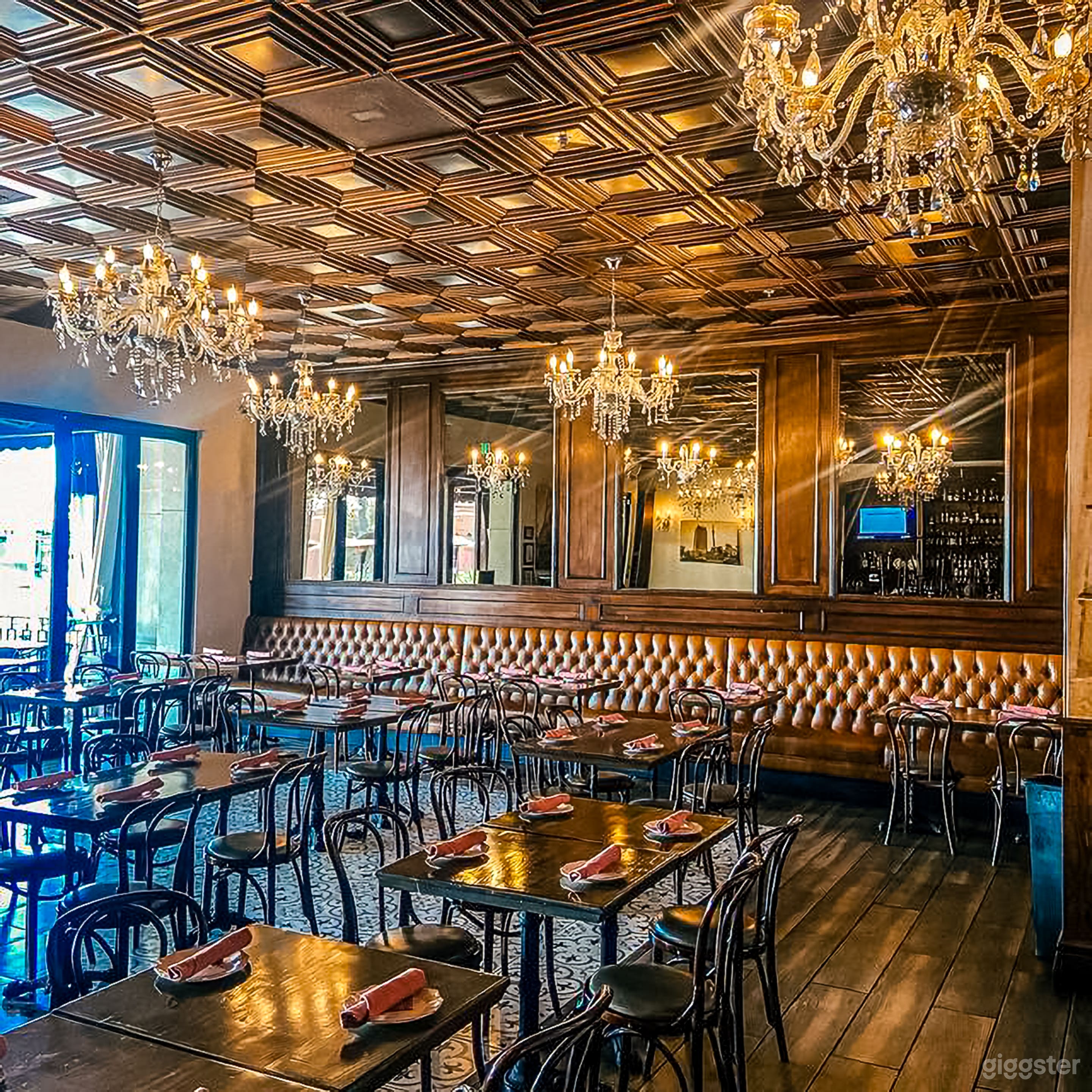 Vintage Cuban Elegance:Luxurious Latin Kitchen Bar Photo 2
