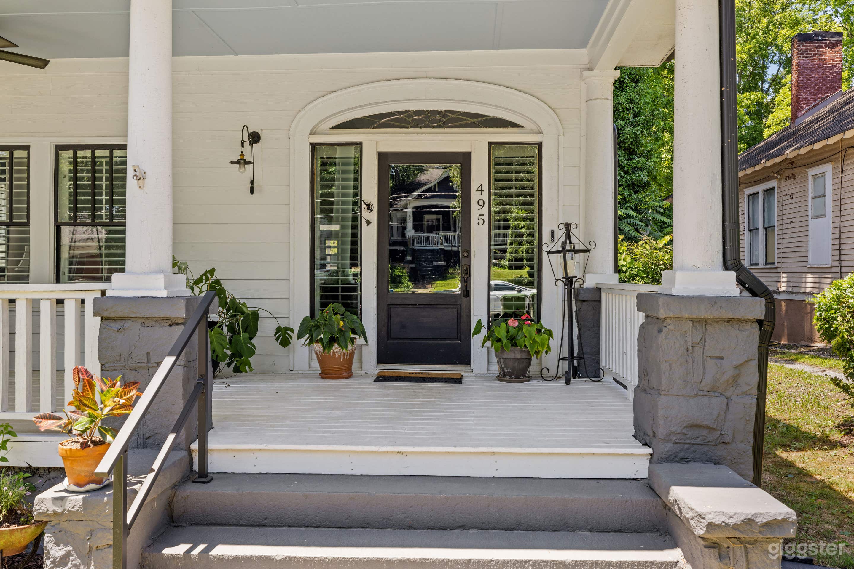 FRONT DOOR/PORCH