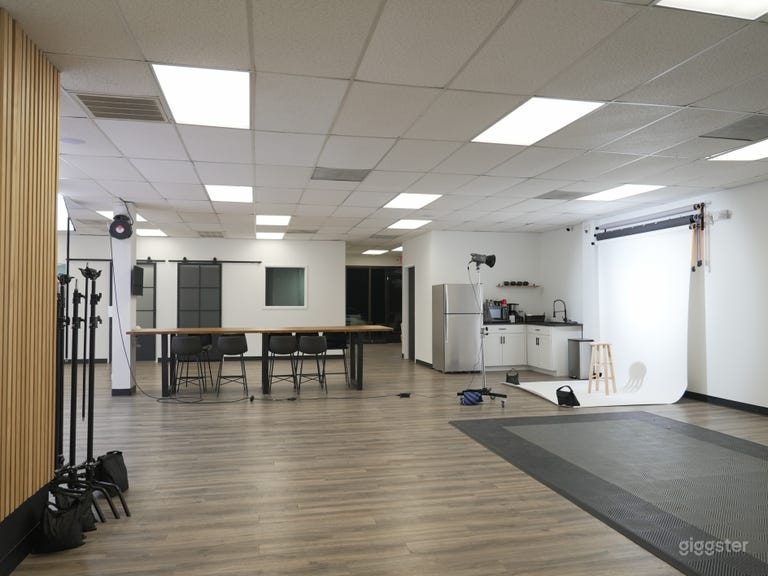  Fully Equipped Photo & Video Studio Charlotte NC 