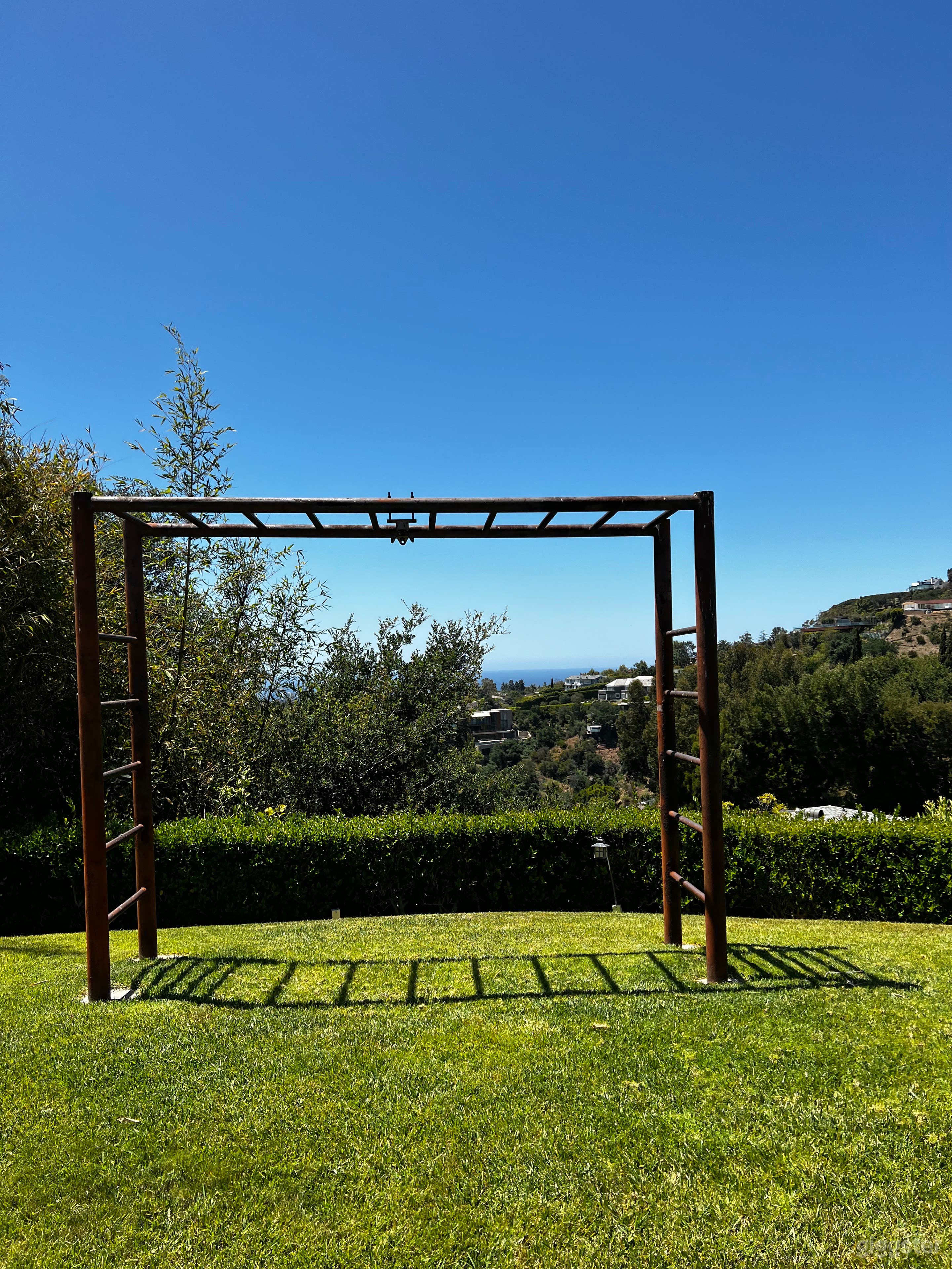 View Modern Contemporary Home  Photo 4