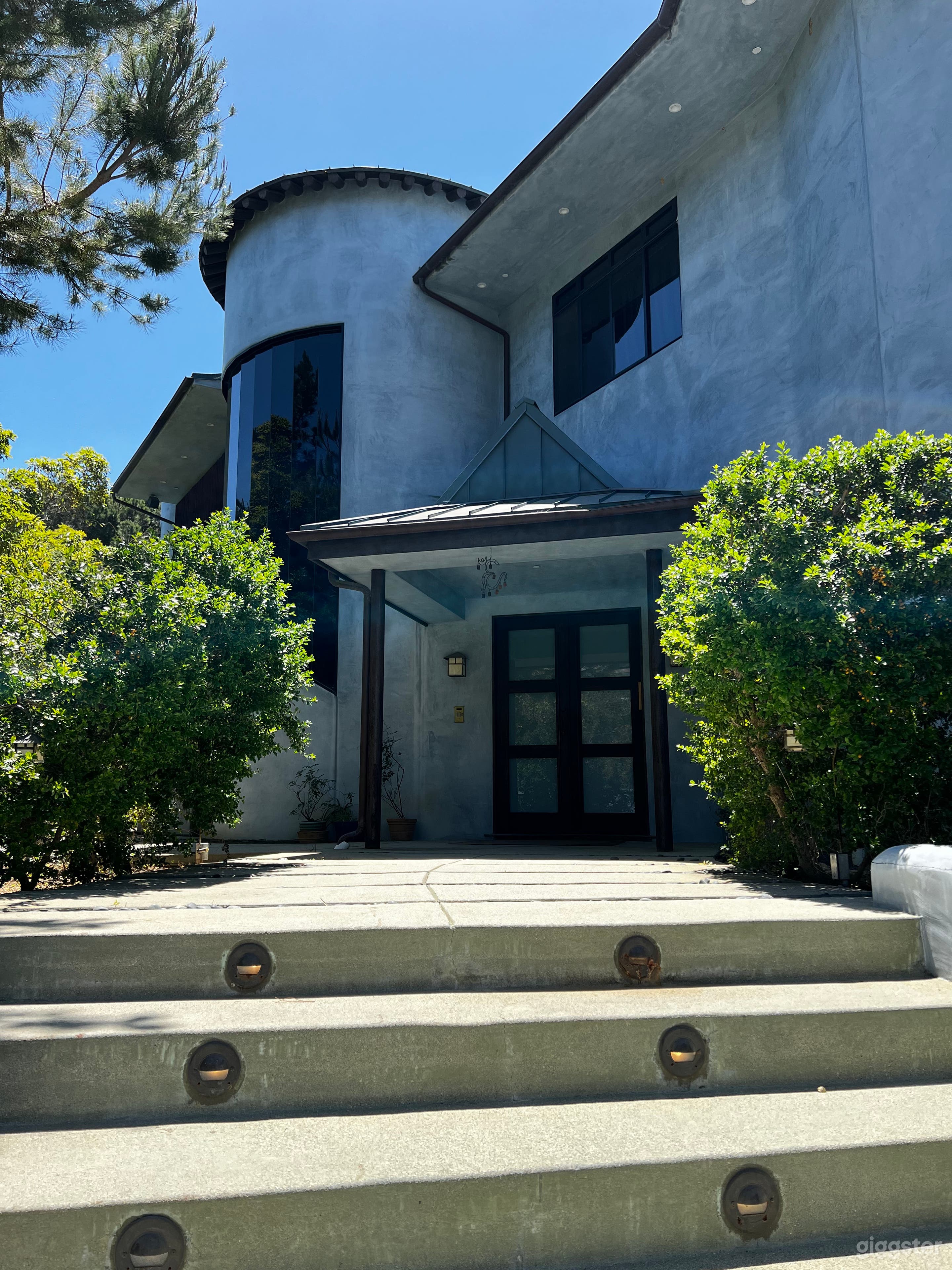 View Modern Contemporary Home  Photo 2