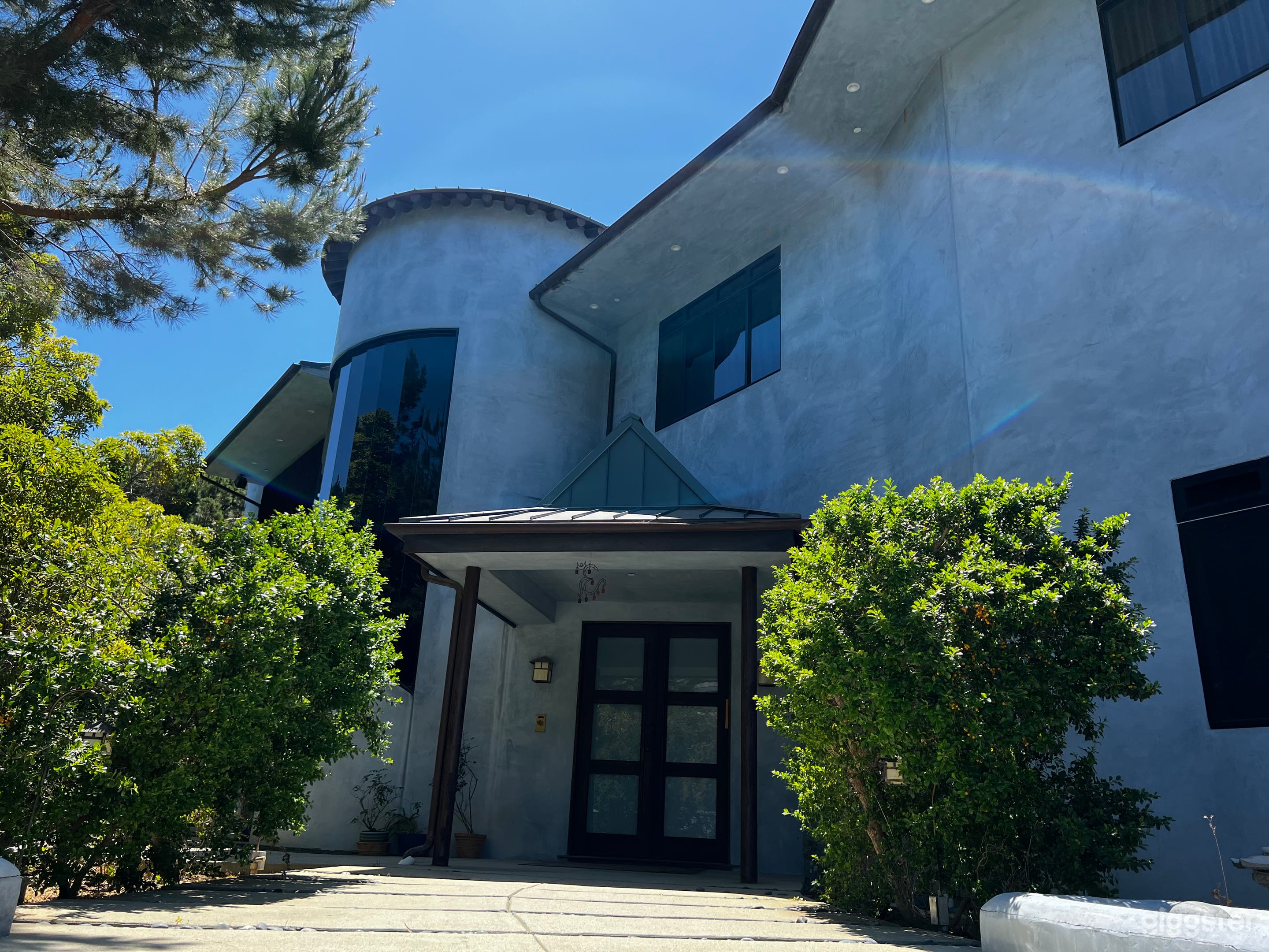 View Modern Contemporary Home  Photo 1