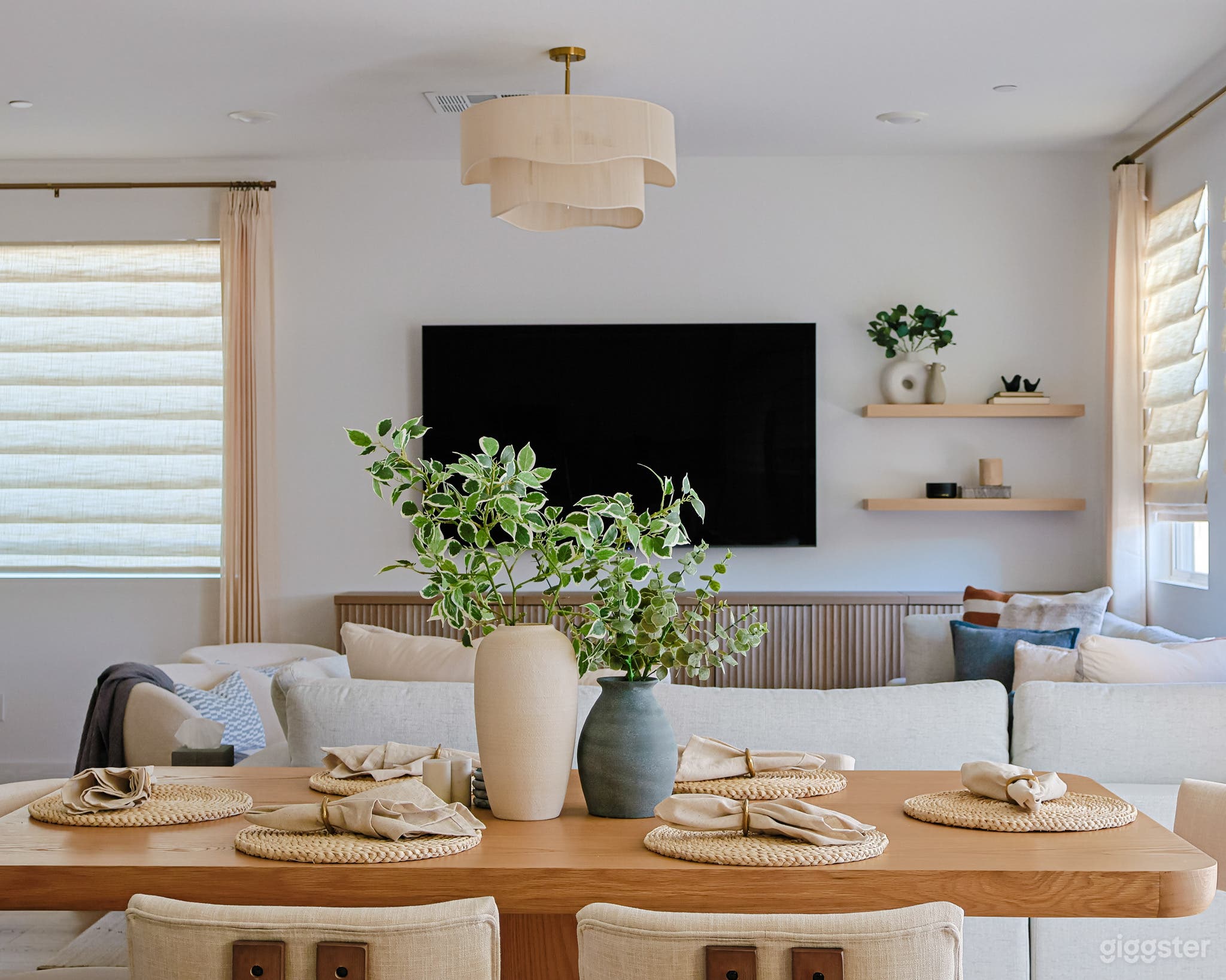 Scandinavian + Japanese Style Luxury home with Mountain View Photo 1