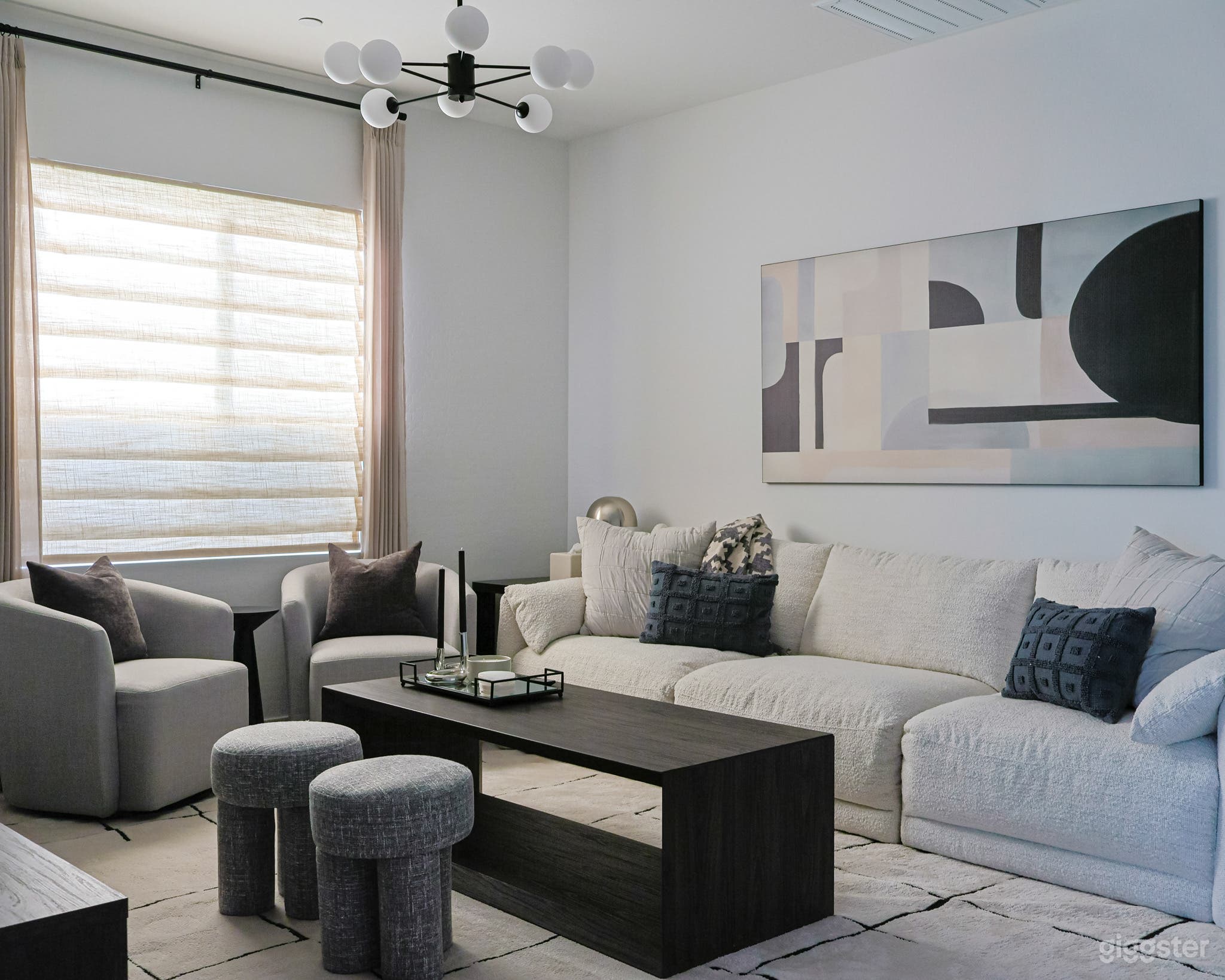 Scandinavian + Japanese Style Luxury home with Mountain View Photo 4