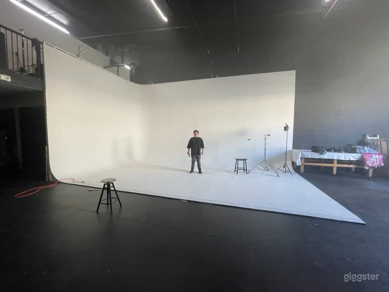  Infinity Wall Magic - Your Blank Canvas Awaits 