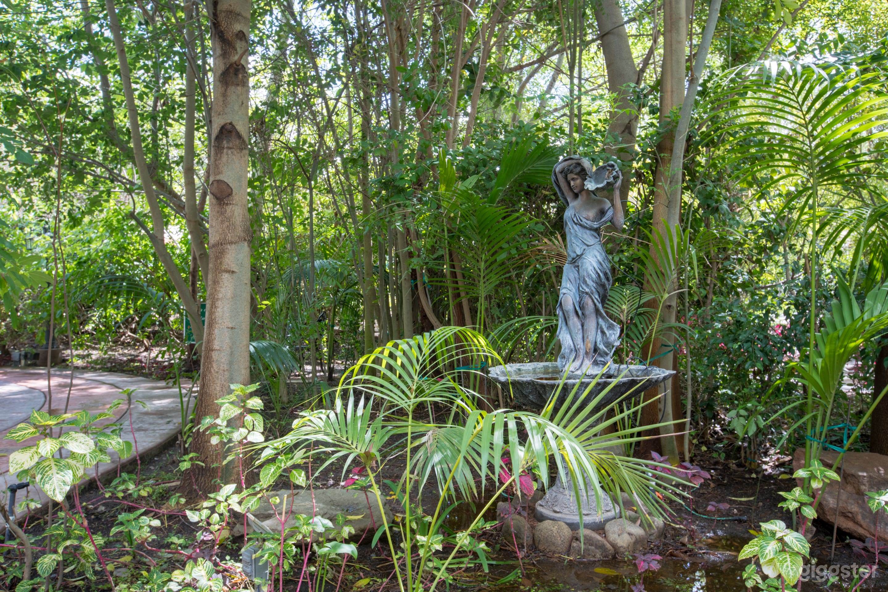 Garden Paradise Photo 3