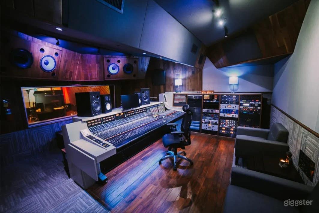 Classic Private Studio in Hollywood Photo 1