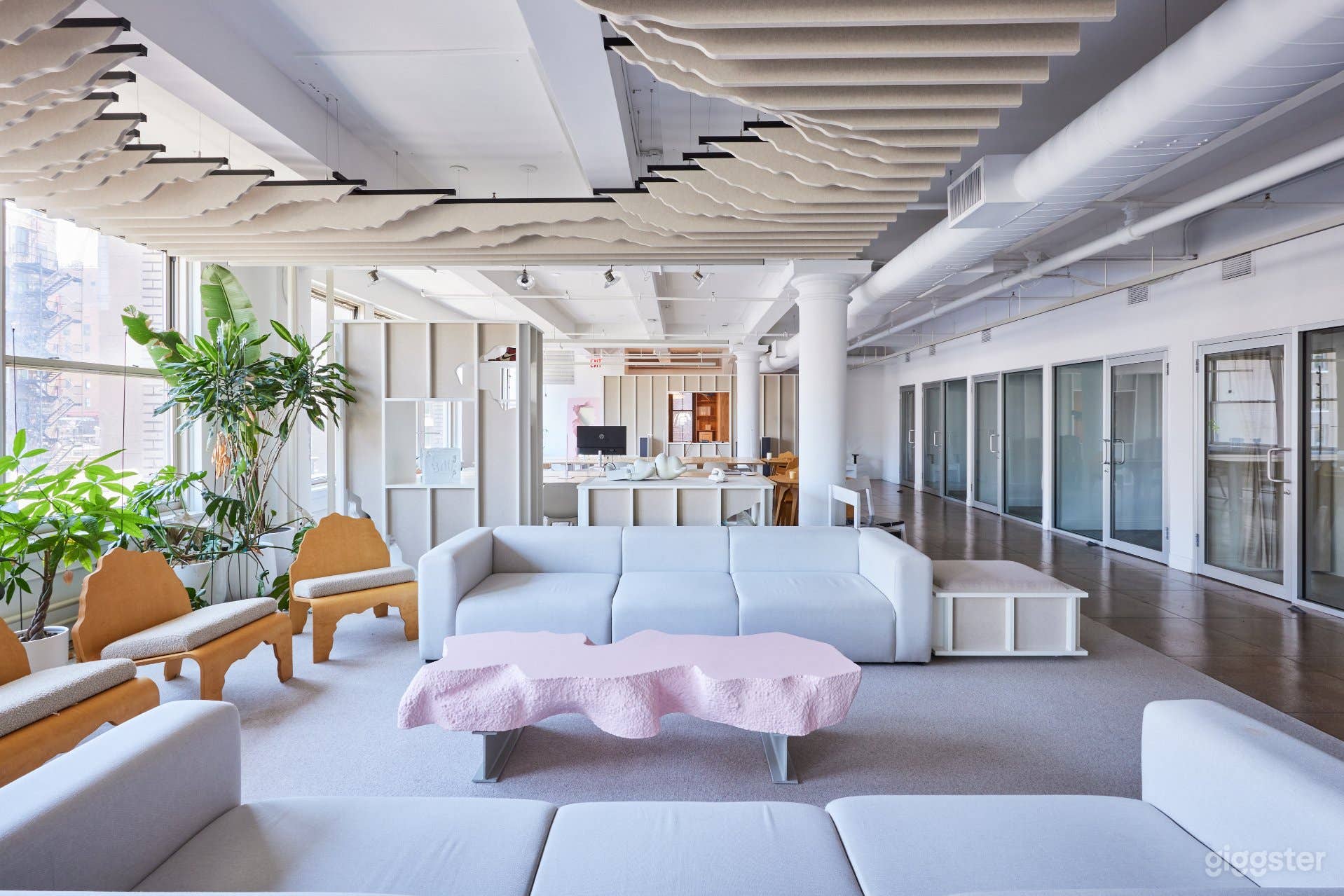 Modern Open-Concept Office in Manhattan Photo 1