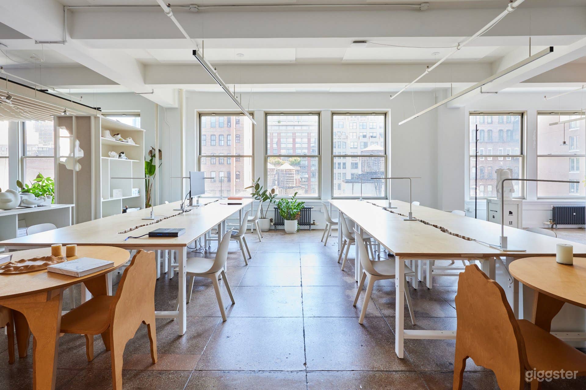 Modern Open-Concept Office in Manhattan Photo 2