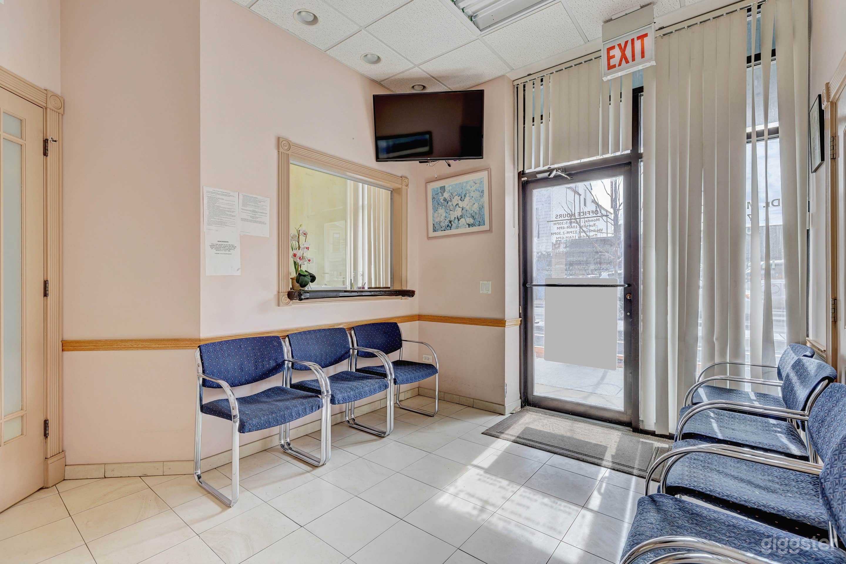 Doctor's Office, Patient exam rooms, Medical Hospital Photo 4
