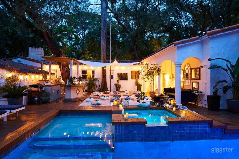  Area 1: Santorini Pool 