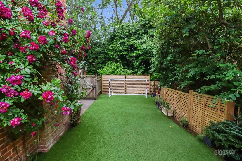 Unique Georgian Inspired Lodge House Photo 1