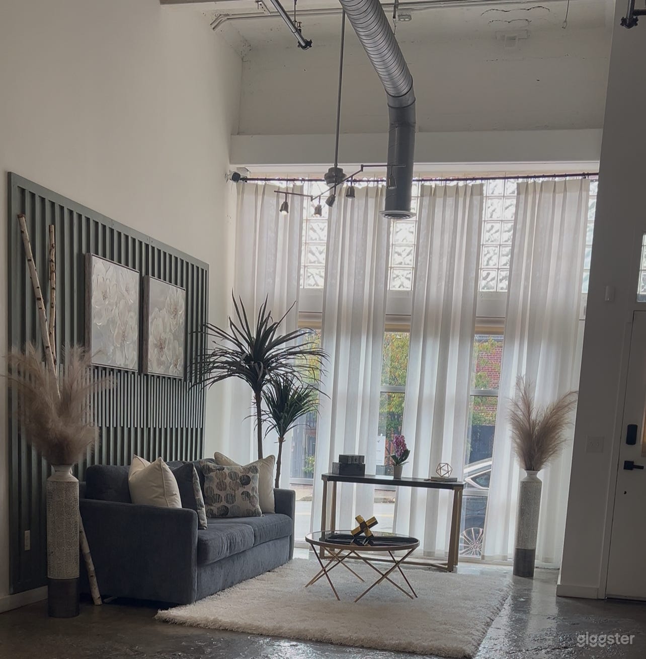 Modern Atlanta Event, Photo & Content Studio Photo 1
