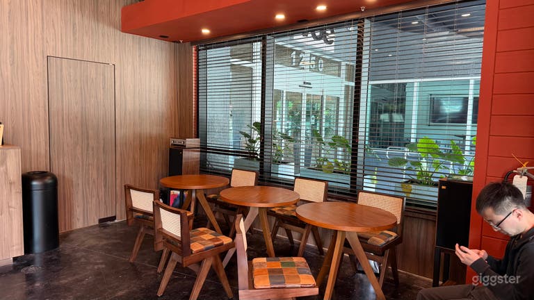  Artful Mid-Century Coffee Shop in Brickell 