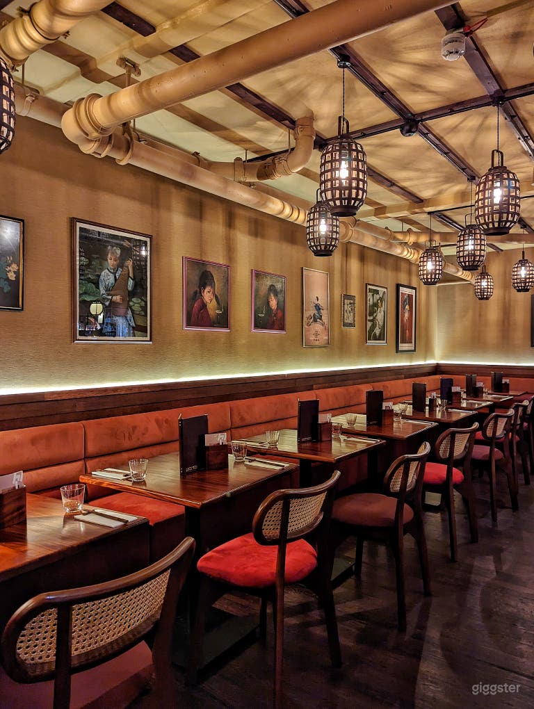  Raised Area: The Gallery & The Lounge 