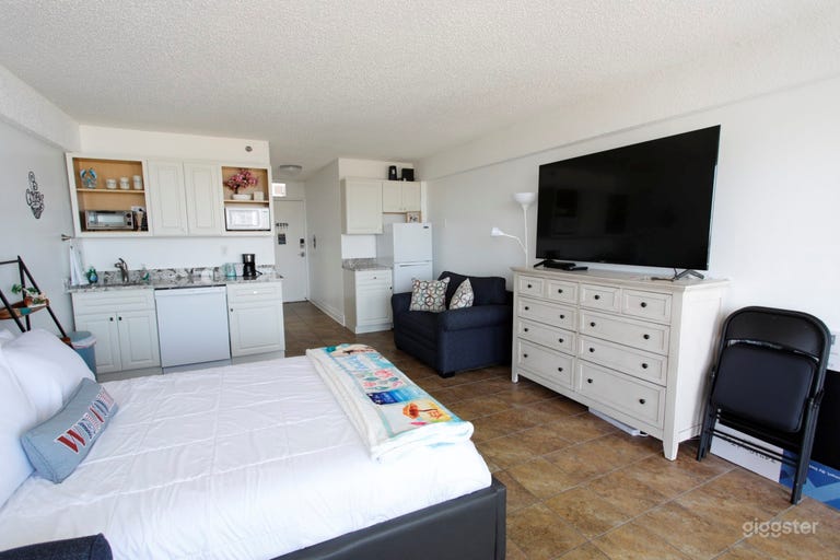  Oceanview Bedroom Studio, Balcony, Film & Photoshoot Ready 