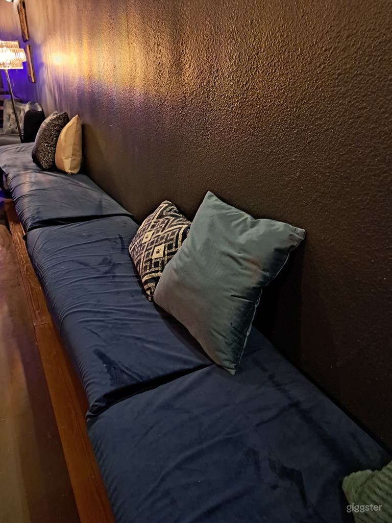  almohadas en el área de descanso 