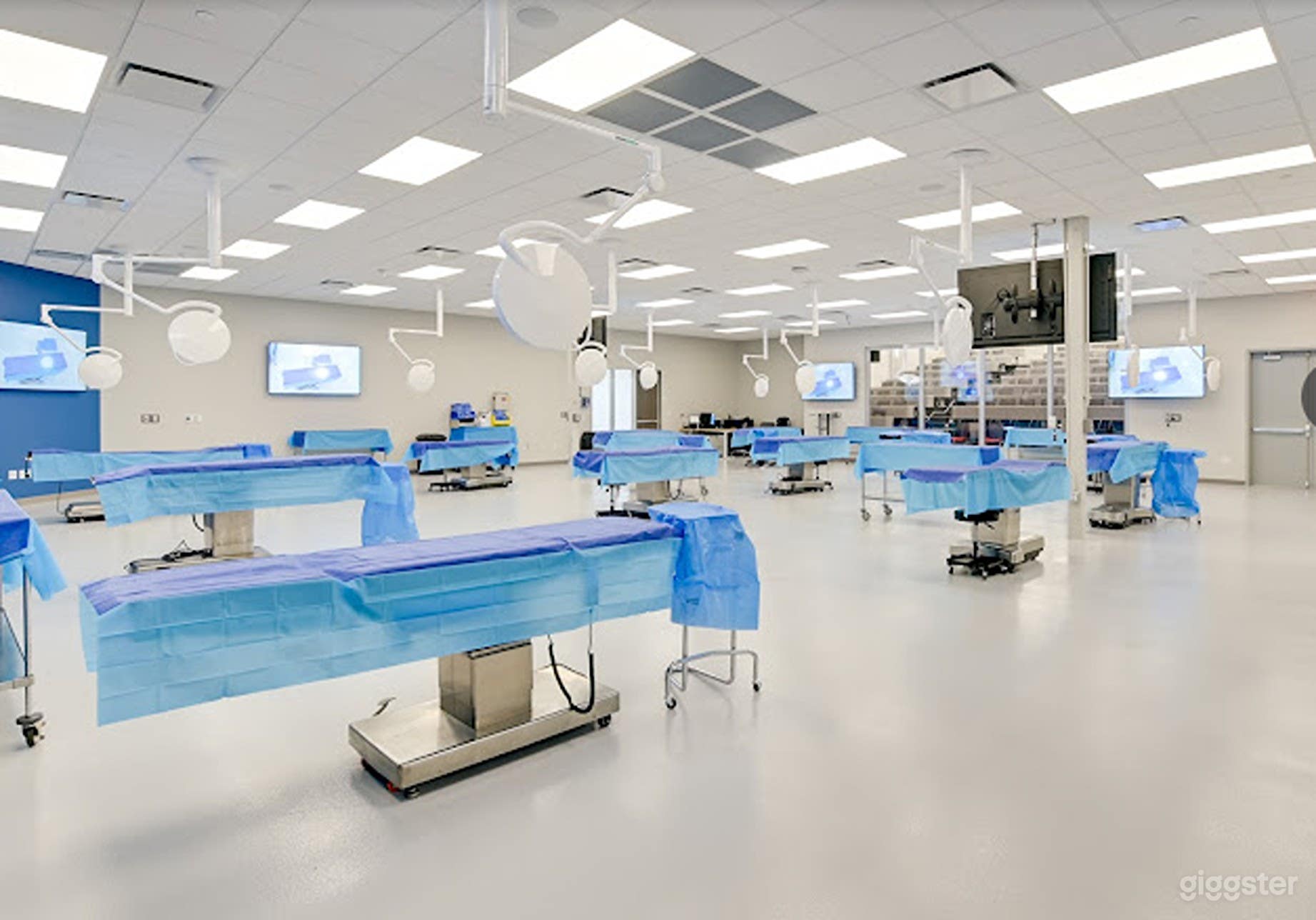 Verstile And Fully Equipped Medical Lab Space  Photo 1