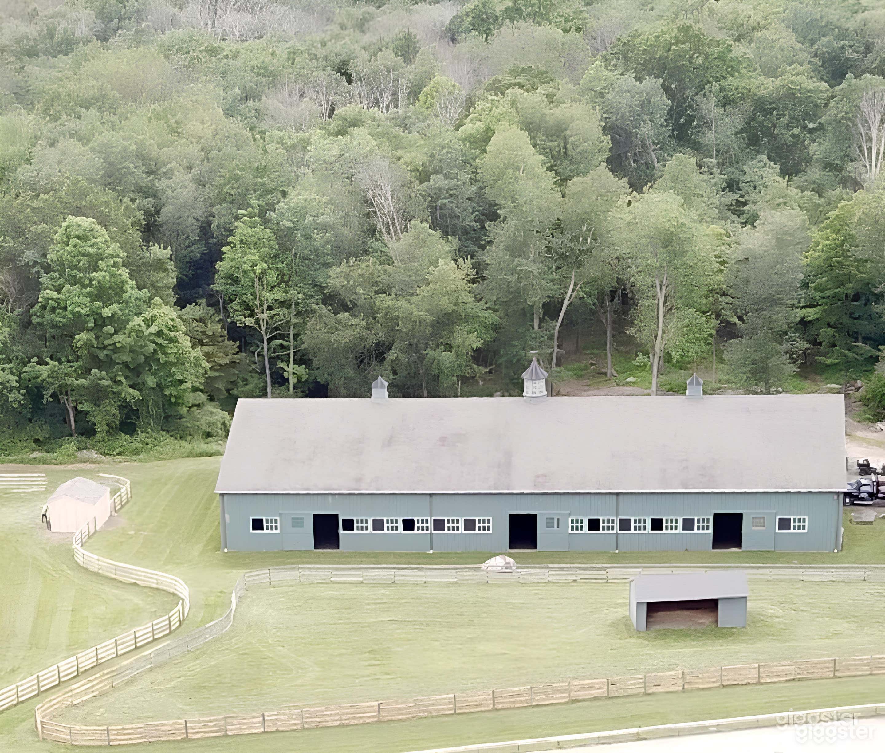 Riding arena in Equestrian Estate Photo 3