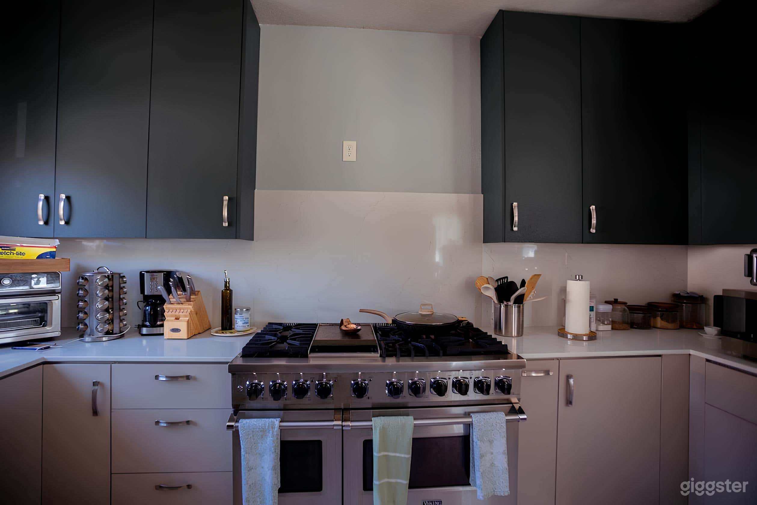 Modern House in the heart of a 500 acres Ranch Photo 3