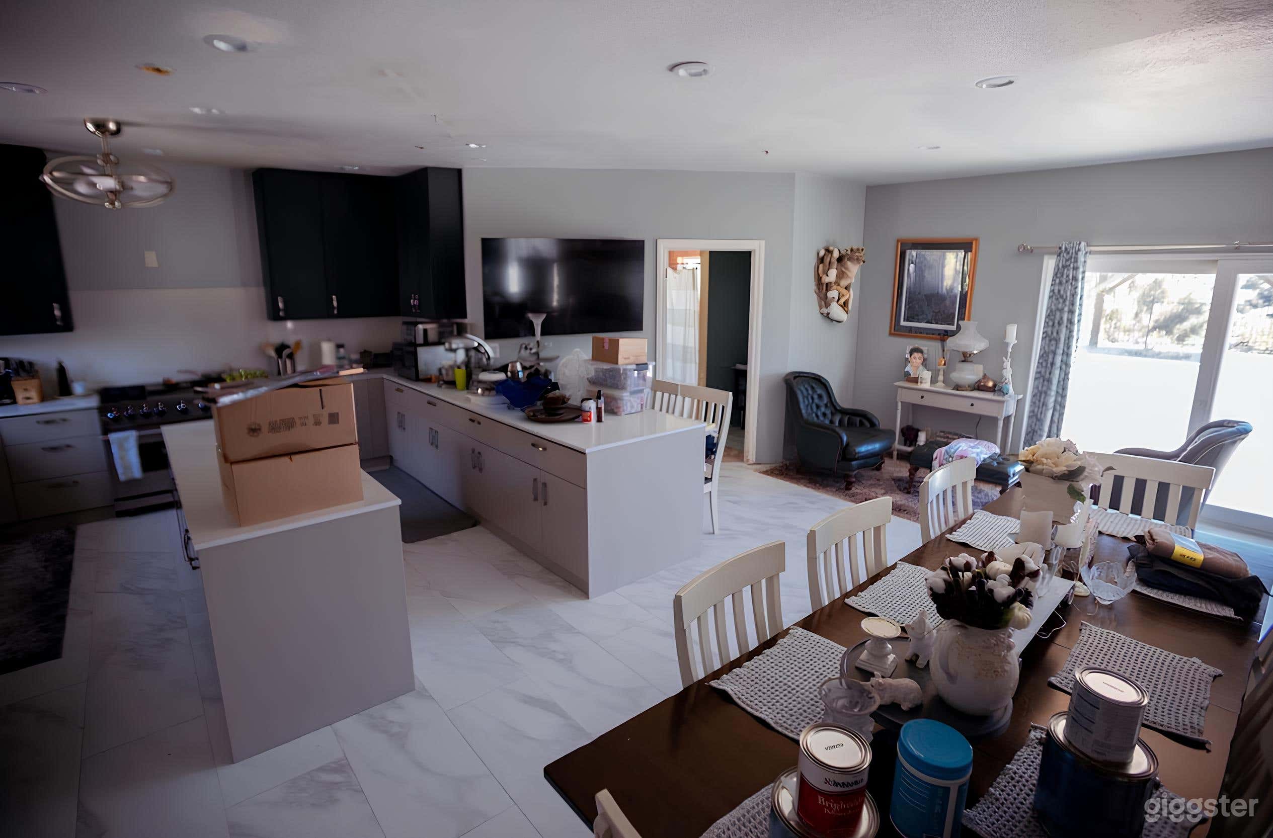 Modern House in the heart of a 500 acres Ranch Photo 4