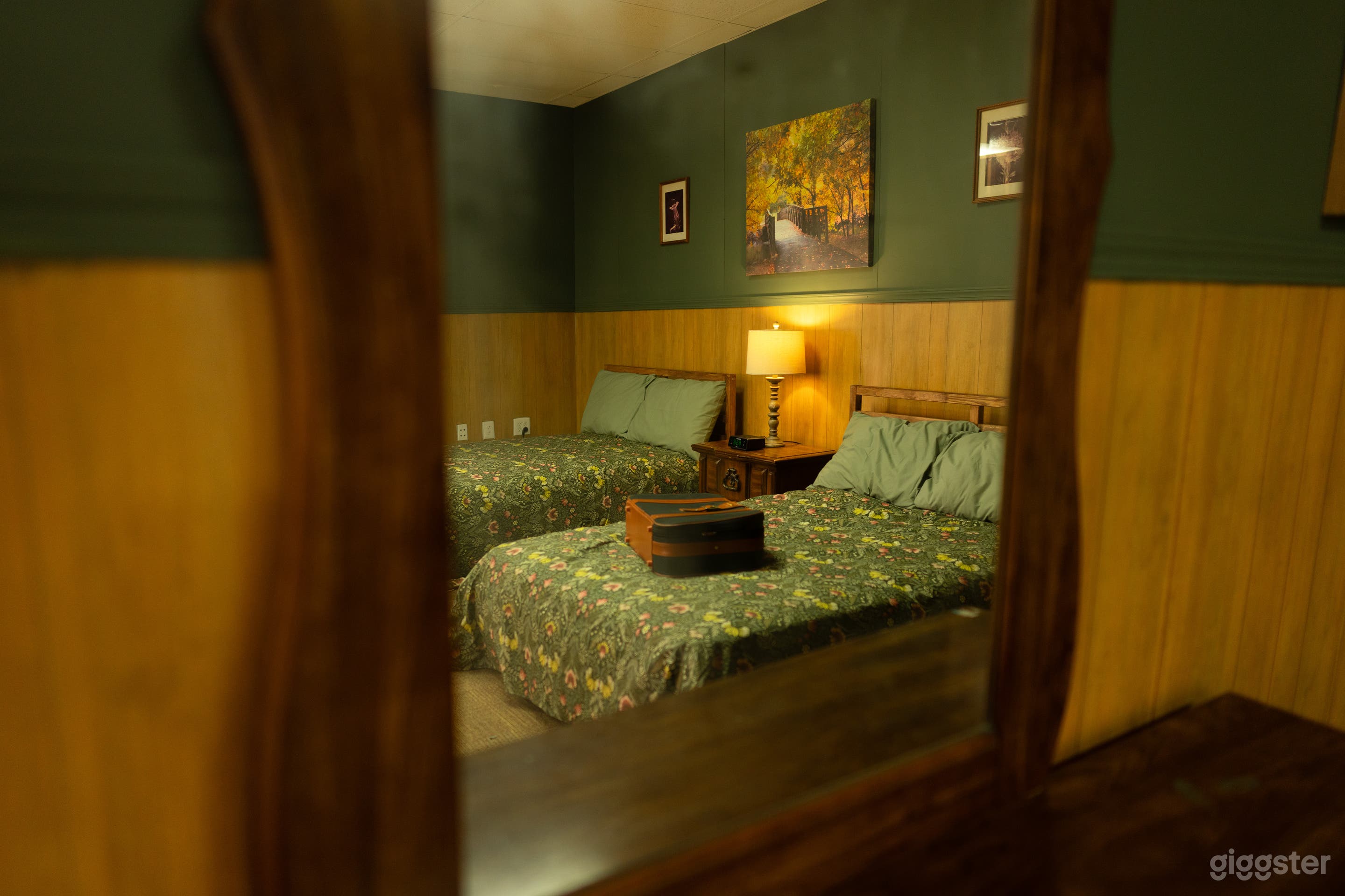 Vintage Office & Motel Room/ Reception Photo 4