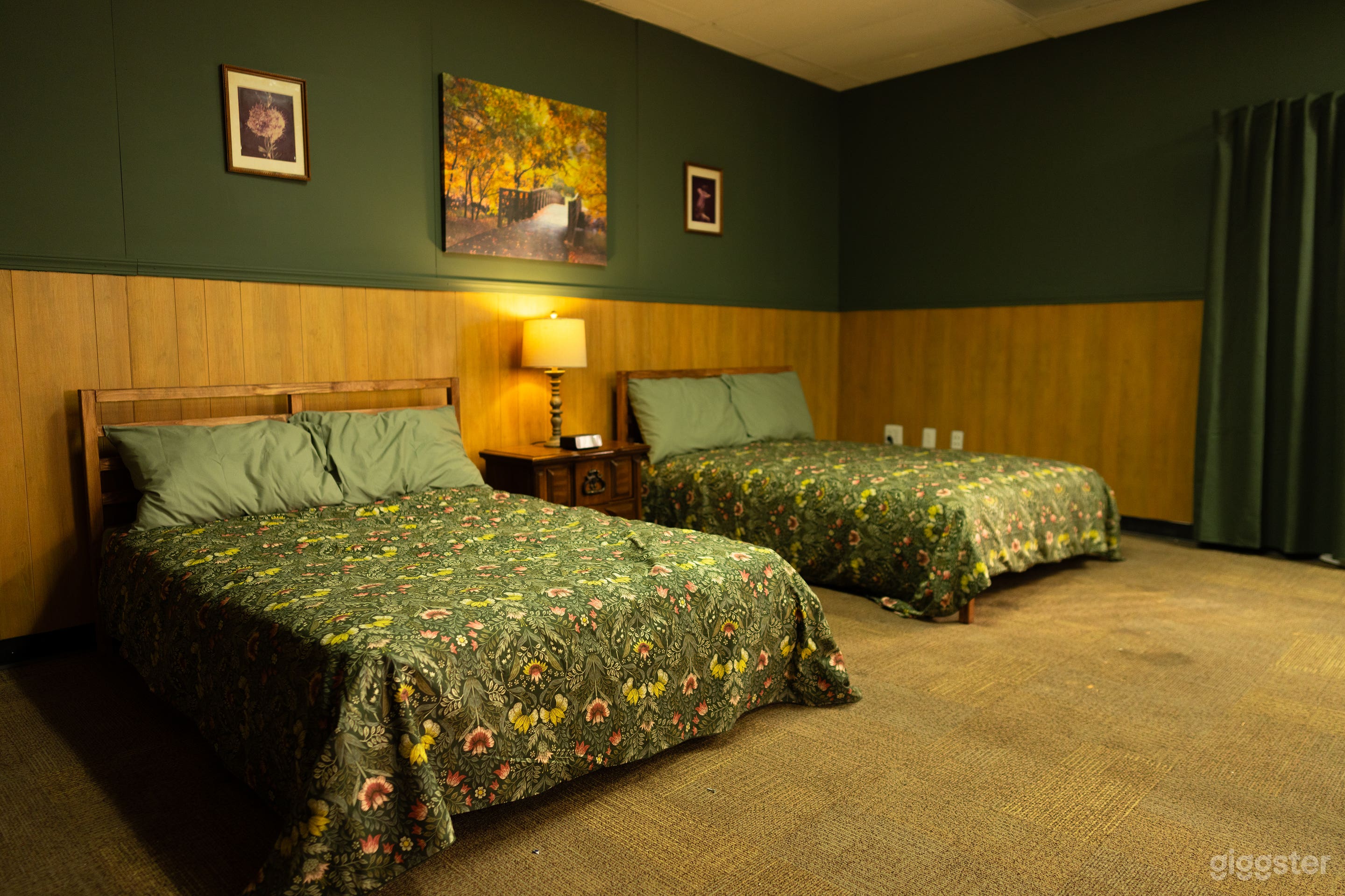 Vintage Office & Motel Room/ Reception Photo 3