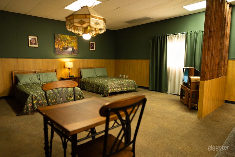  Oficina Vintage y Habitación de Motel / Recepción 