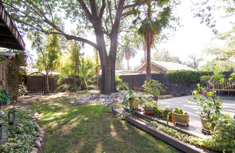  Classic 1914 California Bungalow Backyard 