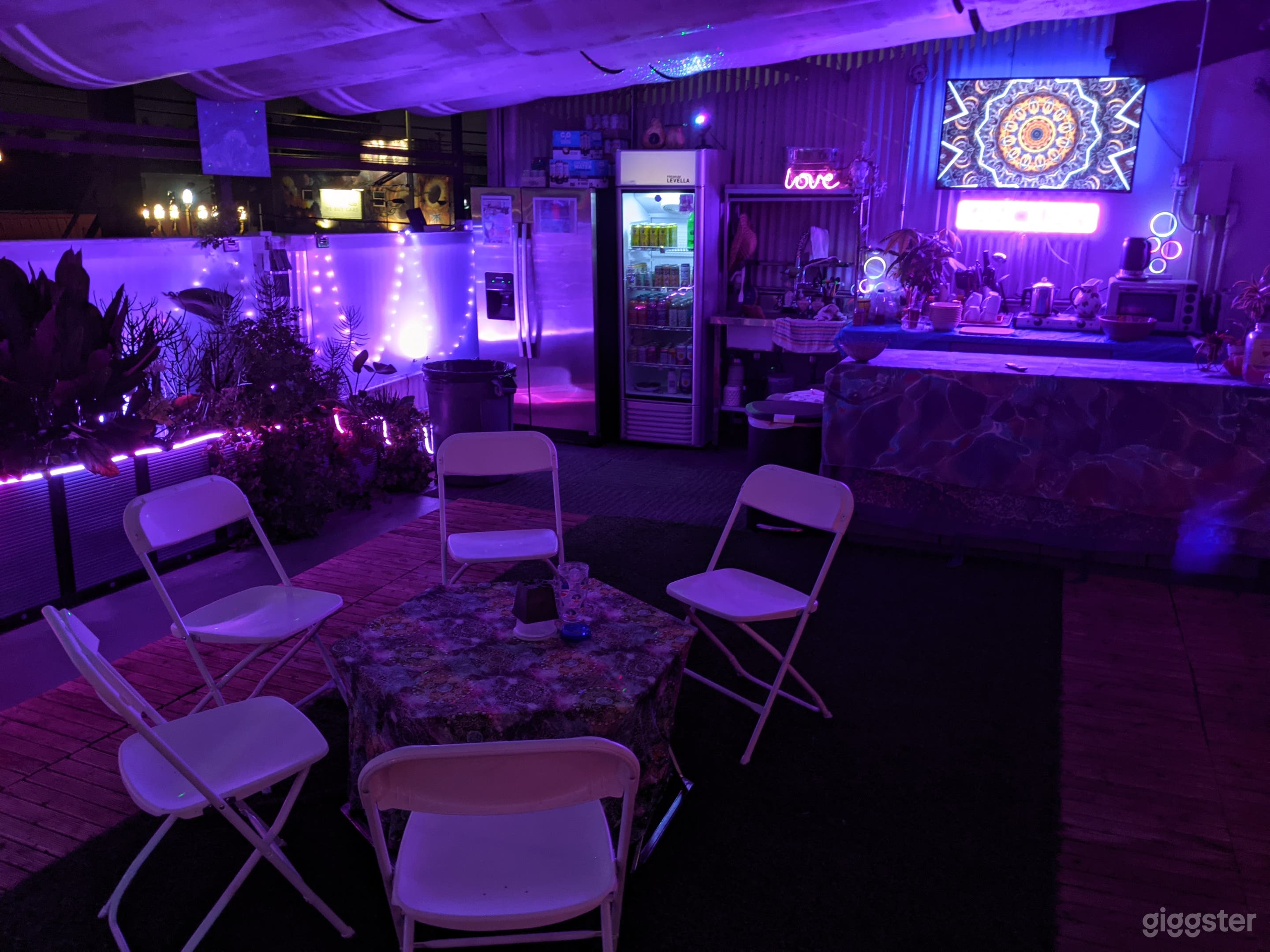 Beautiful Vibrant Space for Events Photo 3