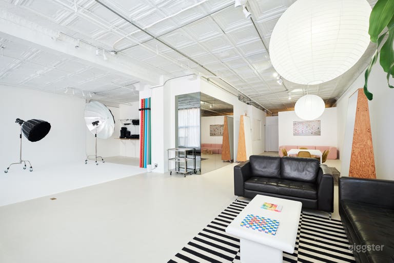  Stylish 1500sf Loft w/ Cyc Wall + Kitchen and Bath 