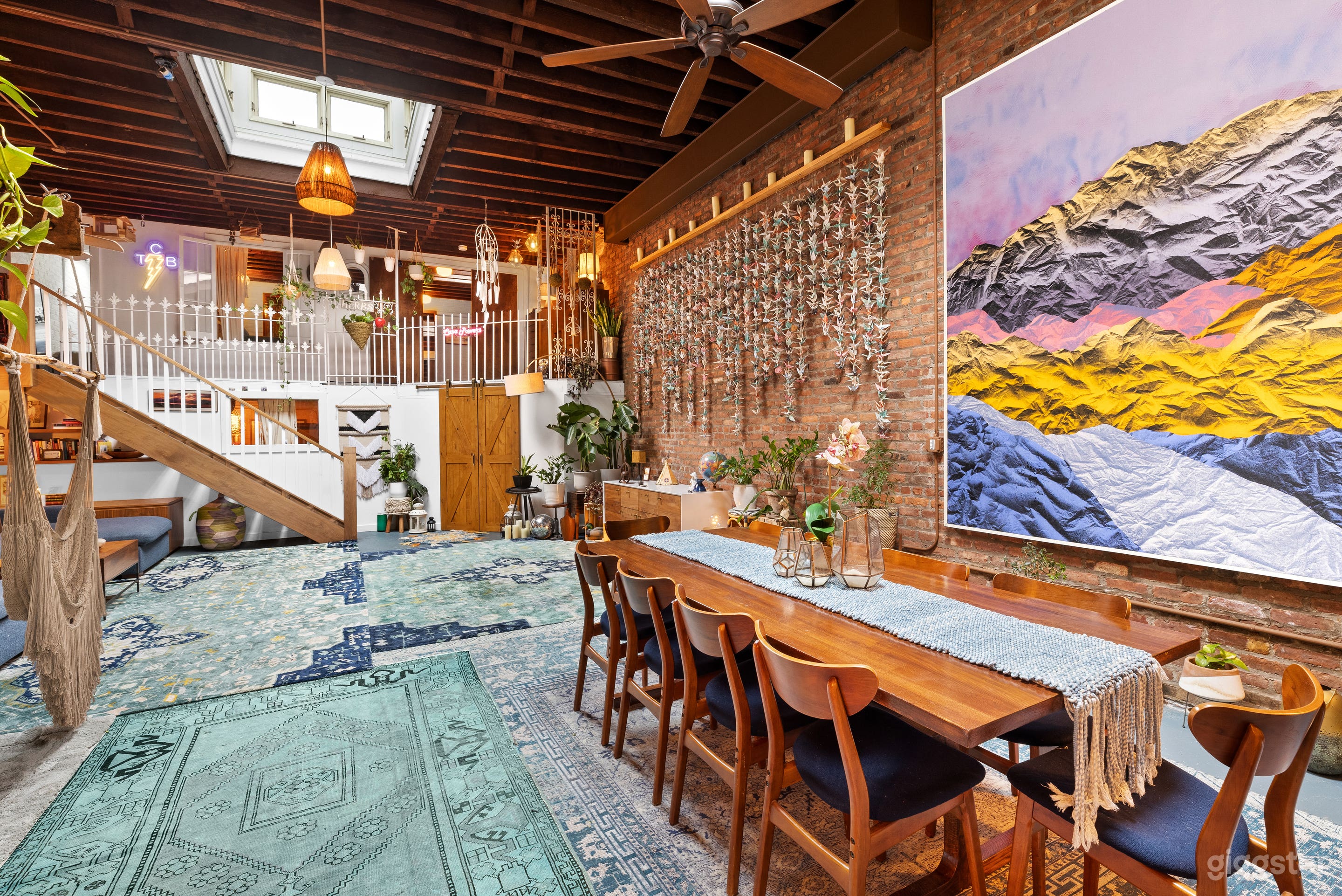 Casa Powers: Williamsburg Converted Warehouse with Backyard Photo 4