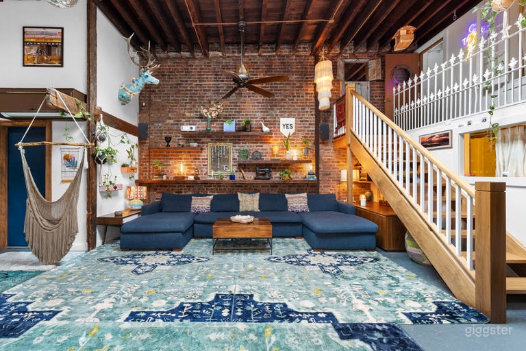  Casa Powers: Williamsburg Converted Warehouse with Backyard 