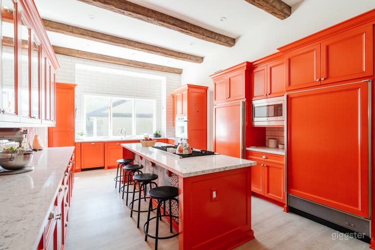  Crown Hill Mansion Views and Gated Private on 2acs 