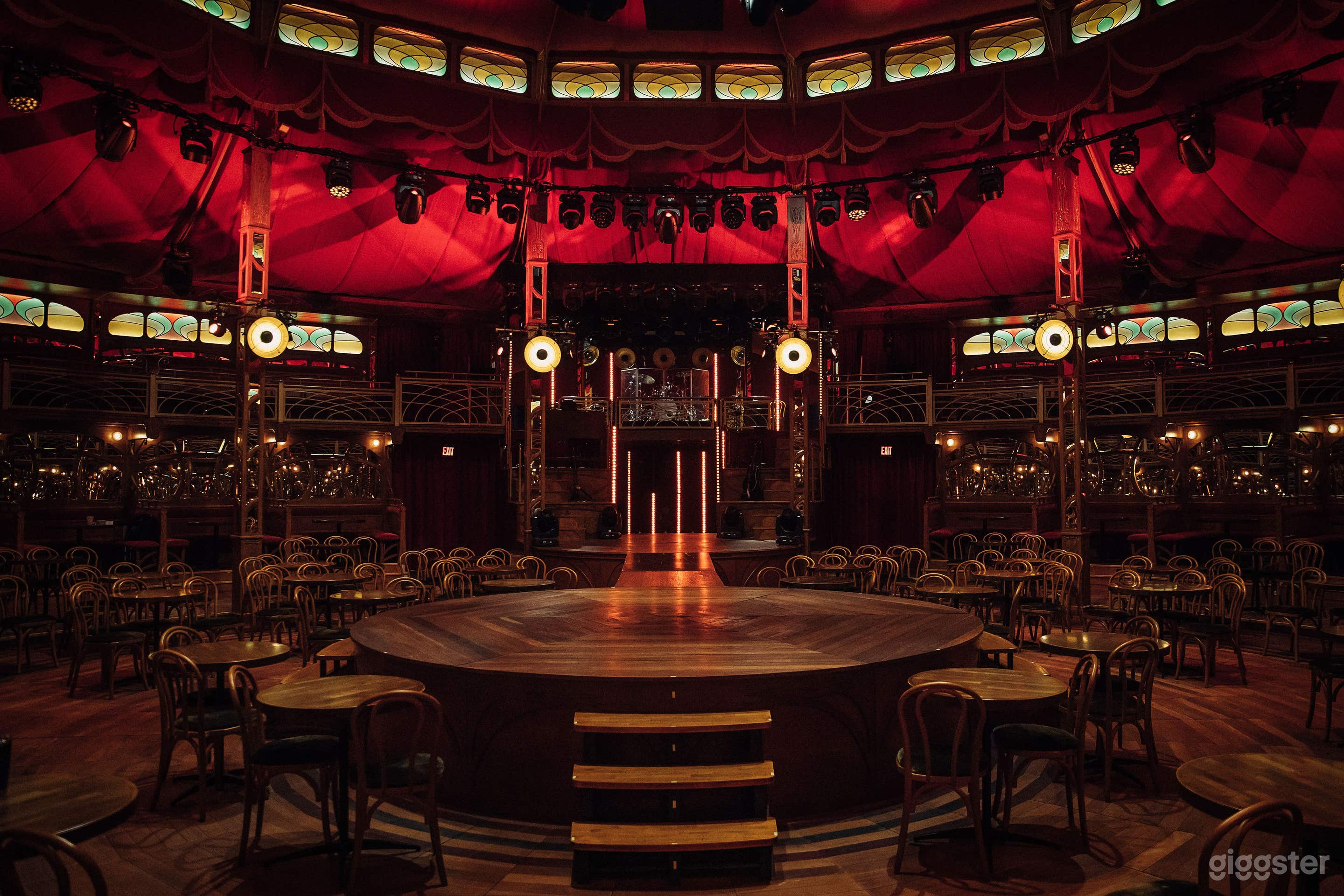 Elegant Vintage Theater -Old Hollywood Venue Photo 2