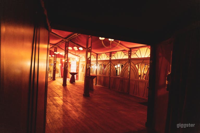  Elegant Vintage Theater -Old Hollywood Venue 