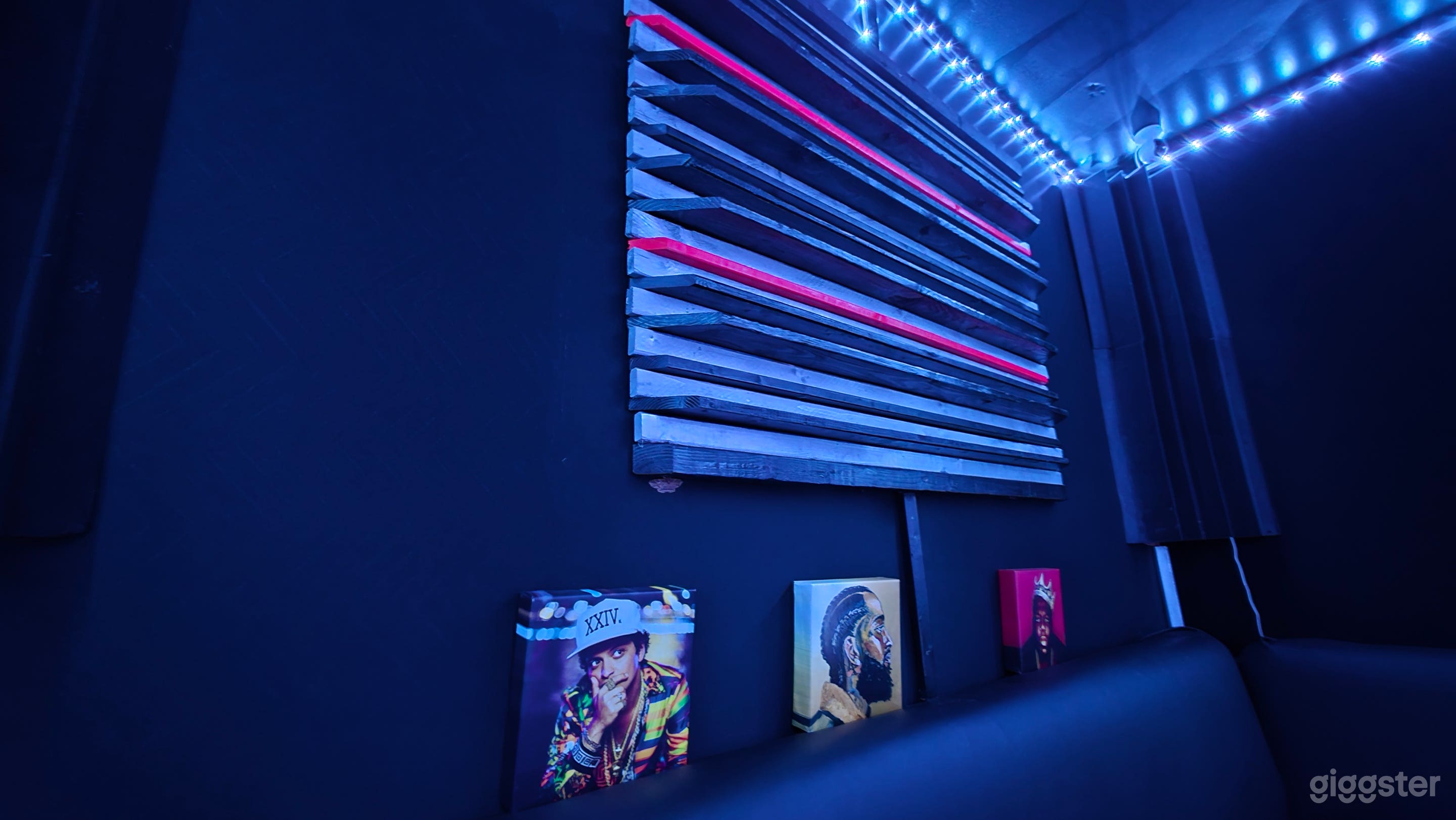 OYL Studio B Room Photo 4