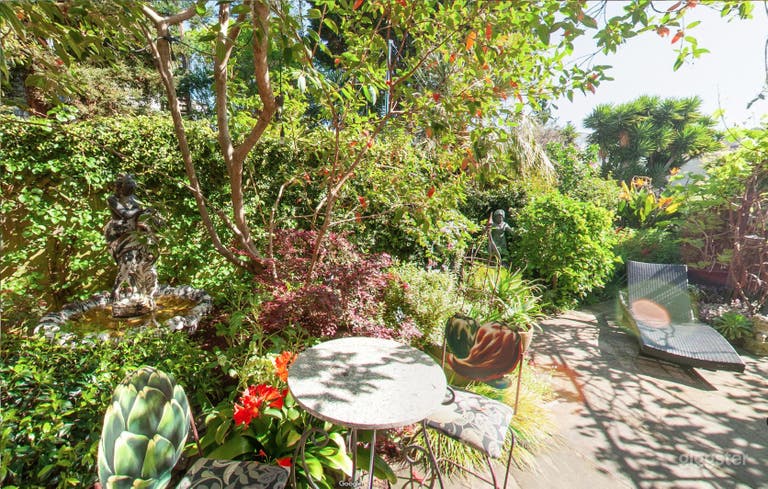  Magical Escape Garden in San Francisco 