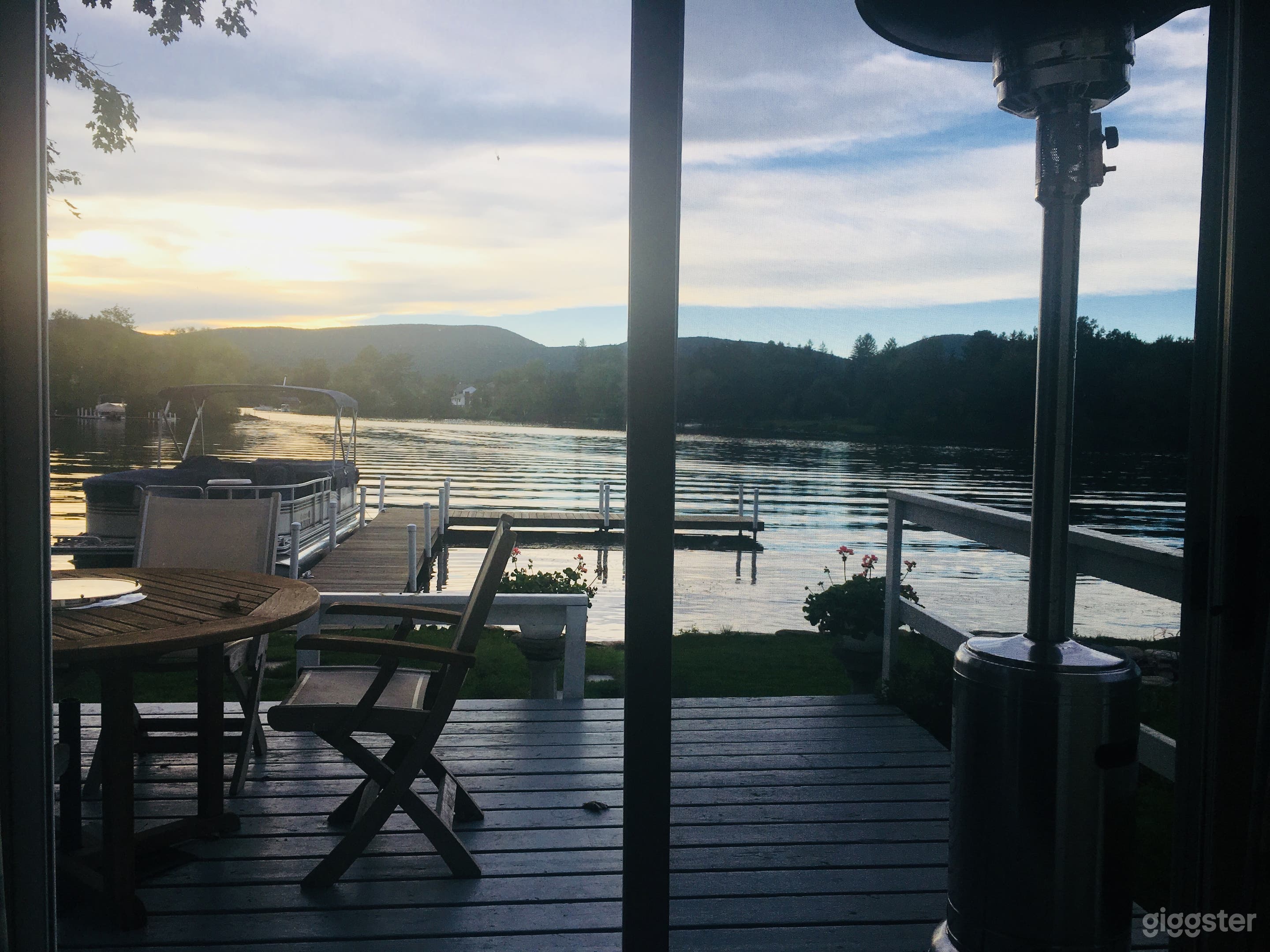 Lake front Cottage in the Berkshires 