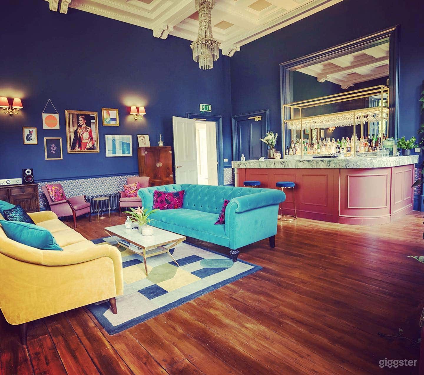 The Opulent lounge for Hangout  Photo 1