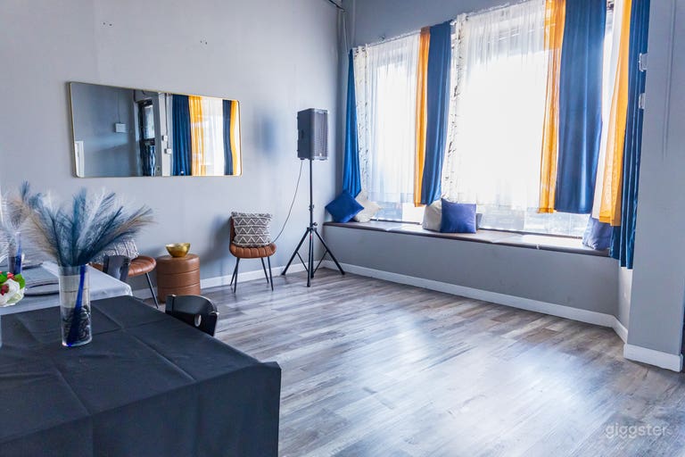  Elegant Lounge & Event Space 