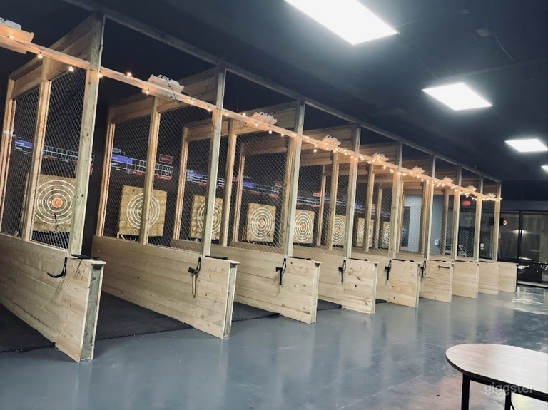  Unique Axe Throwing Venue for Events & Team Fun Space 