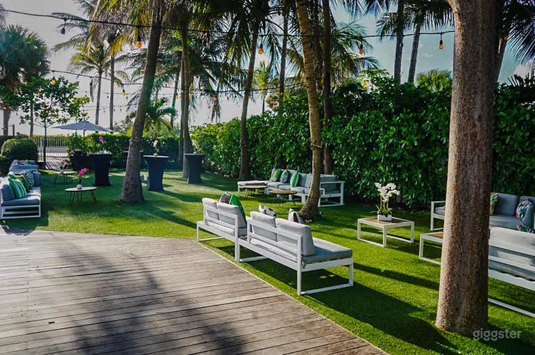  Lushly Landscaped Tropical Backyard 