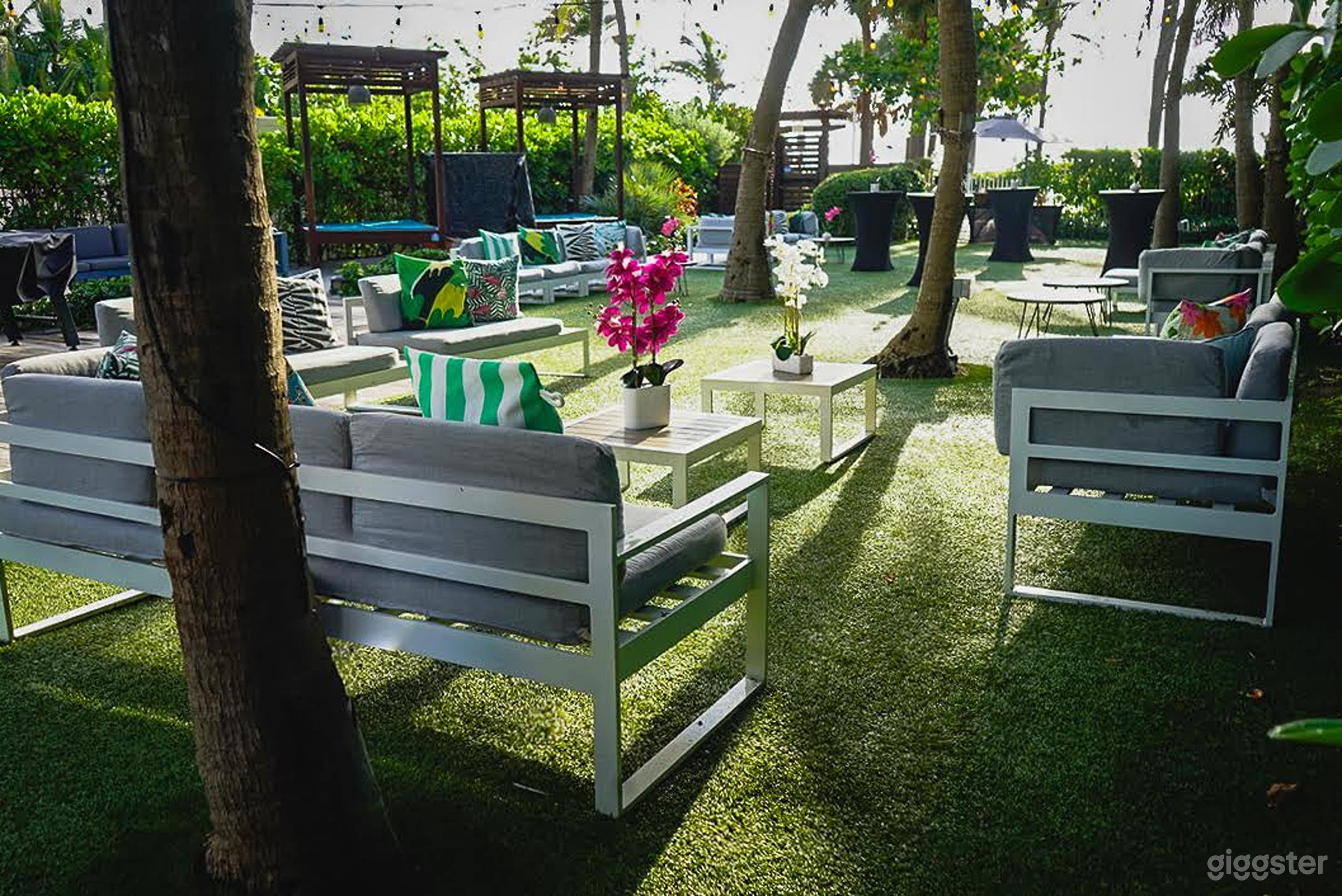 Lushly Landscaped Tropical Backyard Photo 2