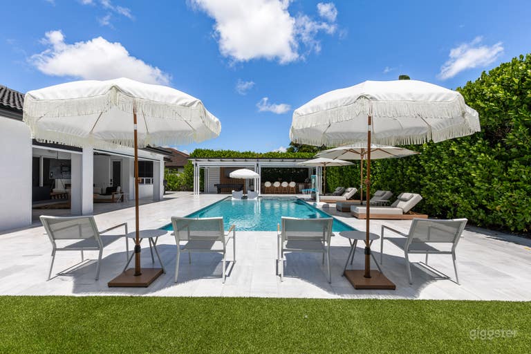  Modern Lux Home with Resort-Style Pool + Designer Interior 